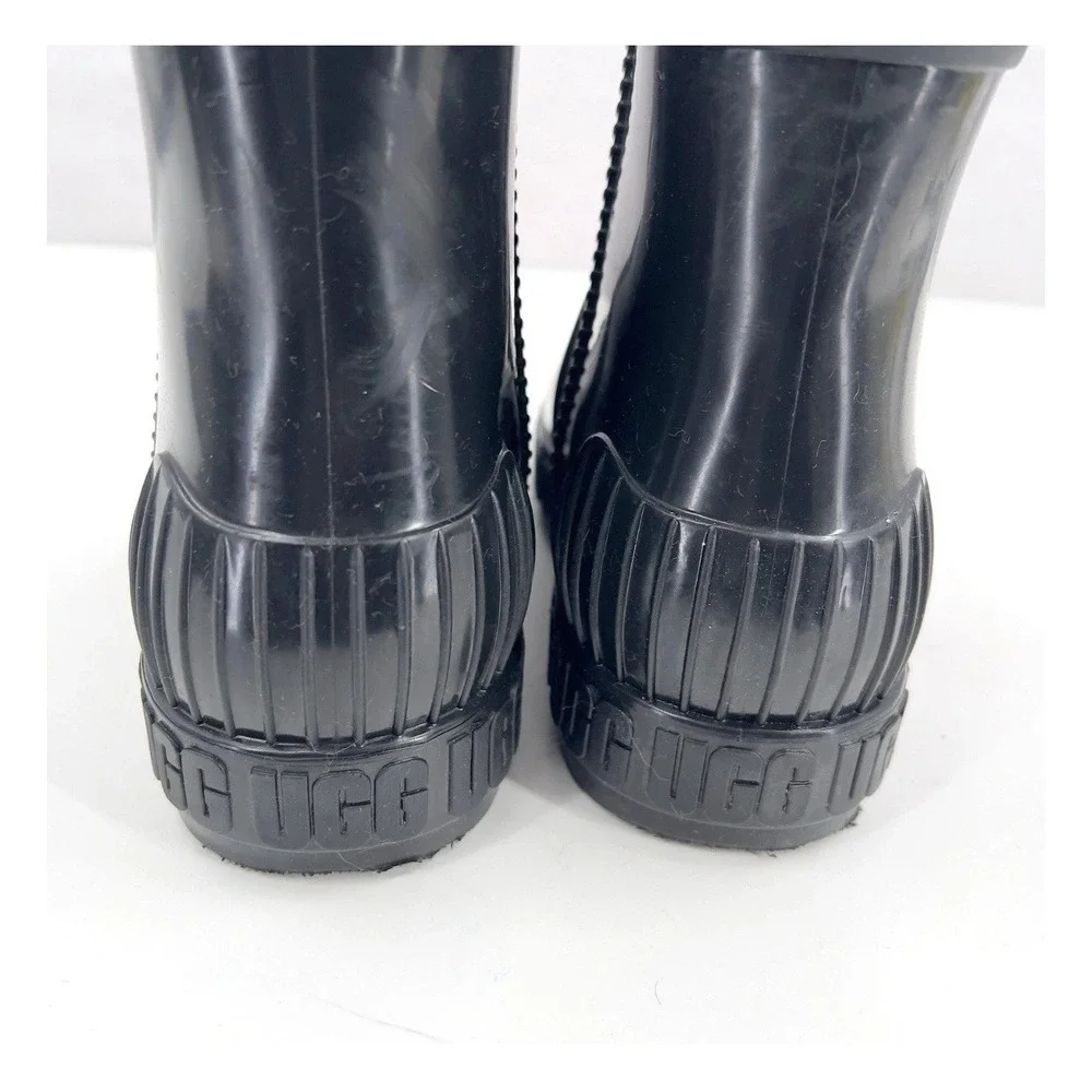 UGG kids black